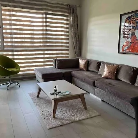 Fully Furnished , Luxury, Site With Pool Apartment *